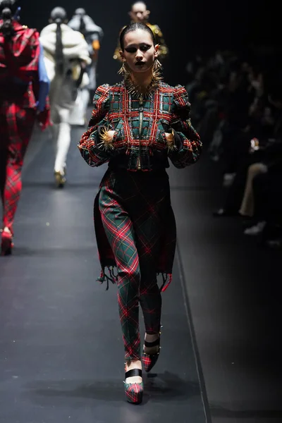 Look 34